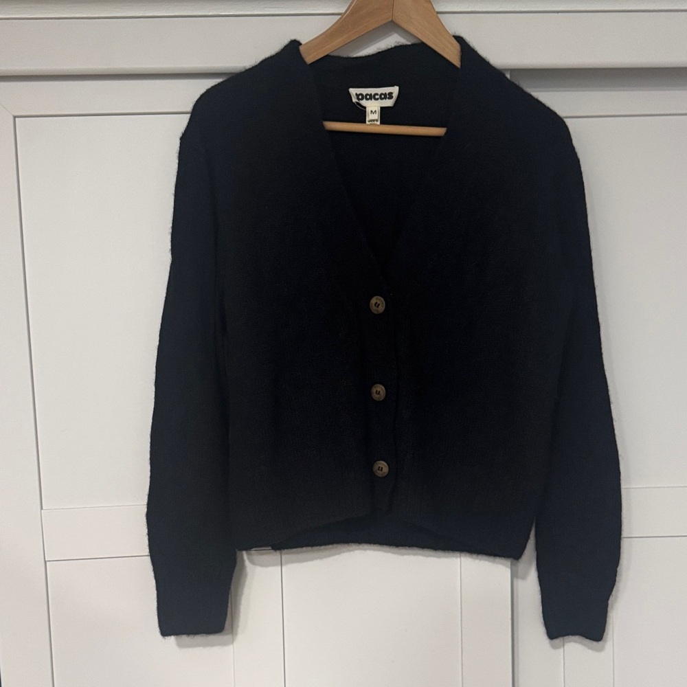 Pacas  V-Neck Button-Up Sweater cardigan